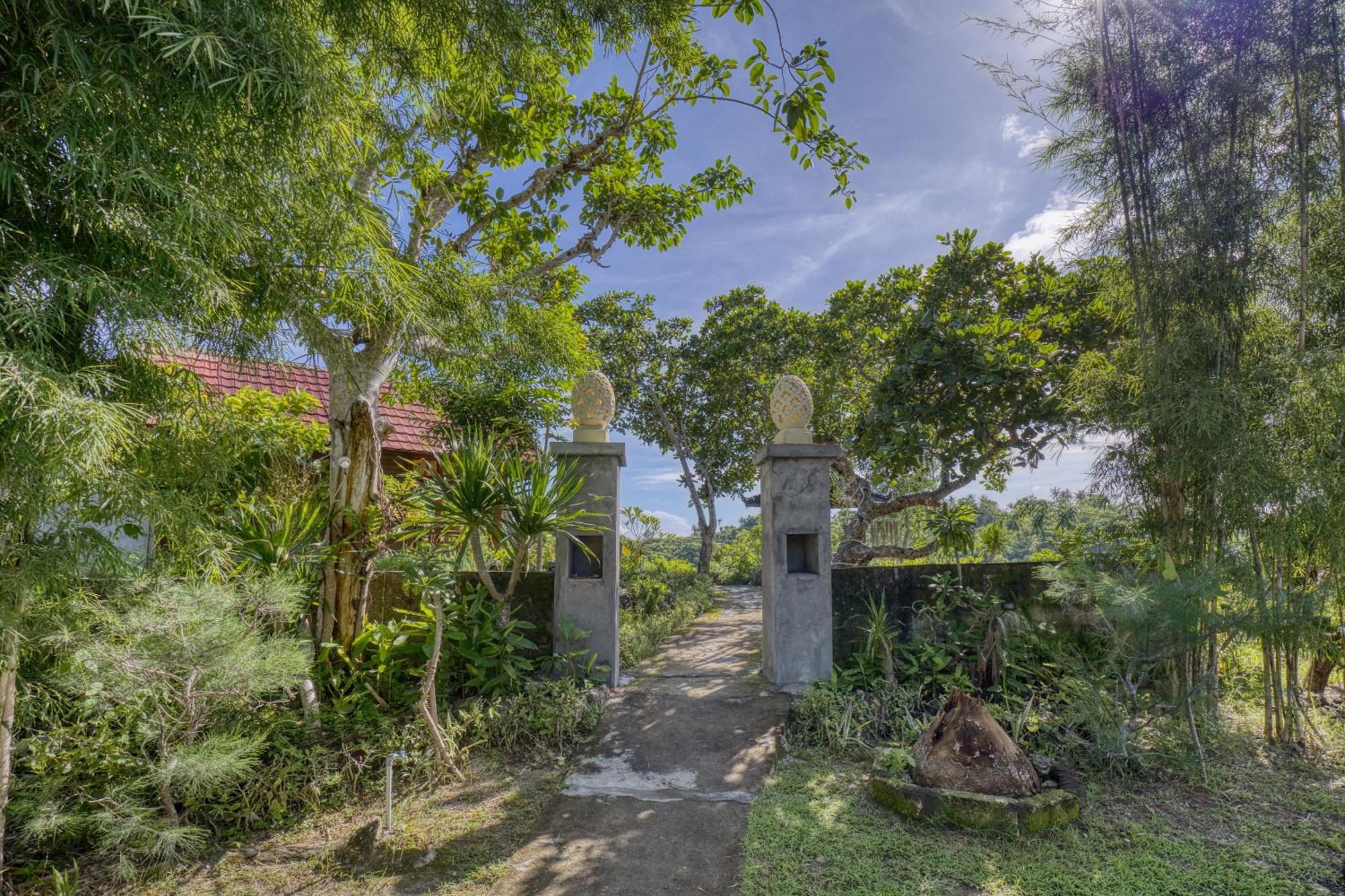 Ayu Hill Bungalows Toyapakeh Exterior photo