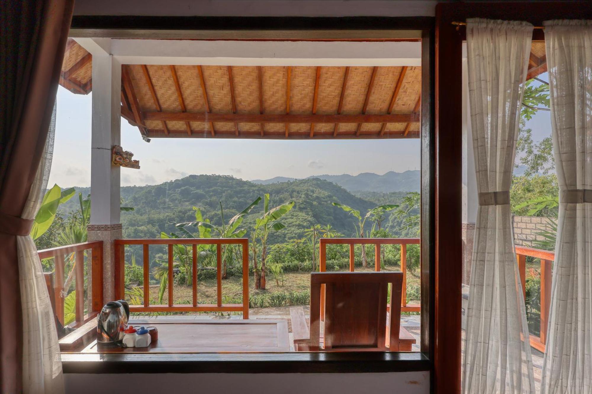 Ayu Hill Bungalows Toyapakeh Exterior photo
